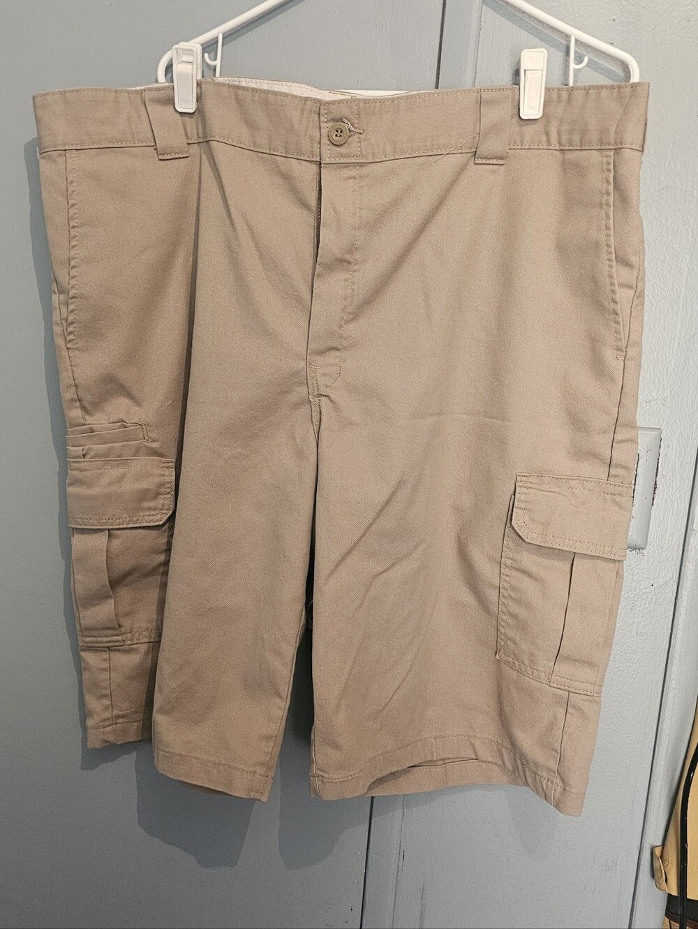 Dickies Men's Beige Cargo Shorts Size 44 Relaxed Fit